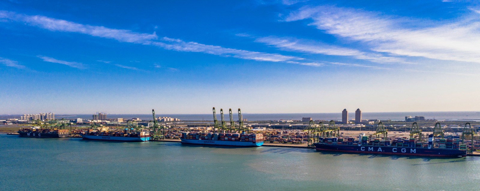 码头无人自动化改造全流程实船系统测试获成功之后,天津港集团再传