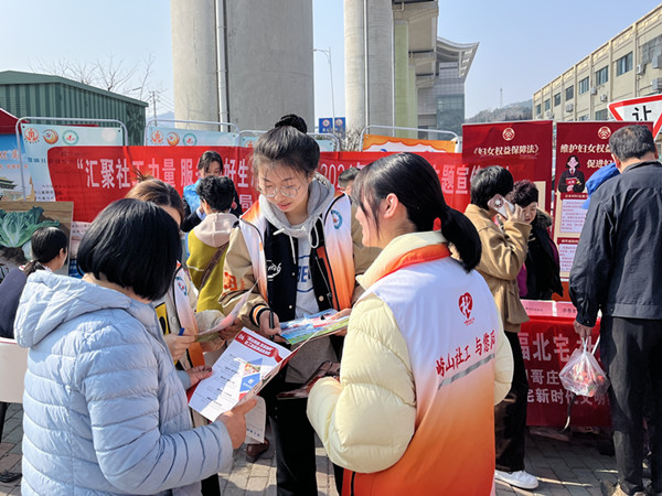 4.专业服务在身边 为民服务有温度（图片2）.jpg